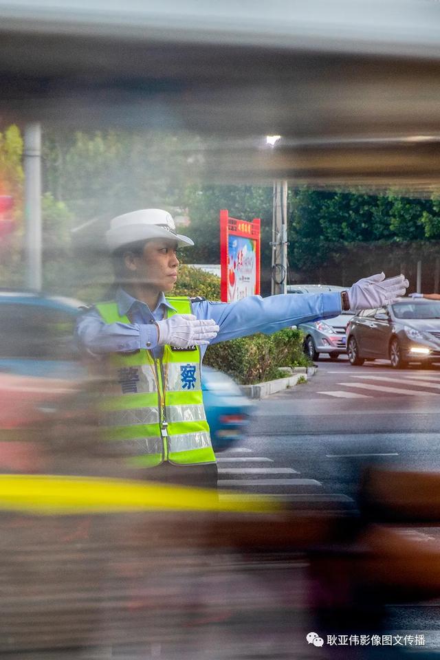 禹州女民警徐萌柯:今天我值班——耿亚伟摄影作品 禹州女民警徐萌柯:今天我值班——耿亚伟摄影作品