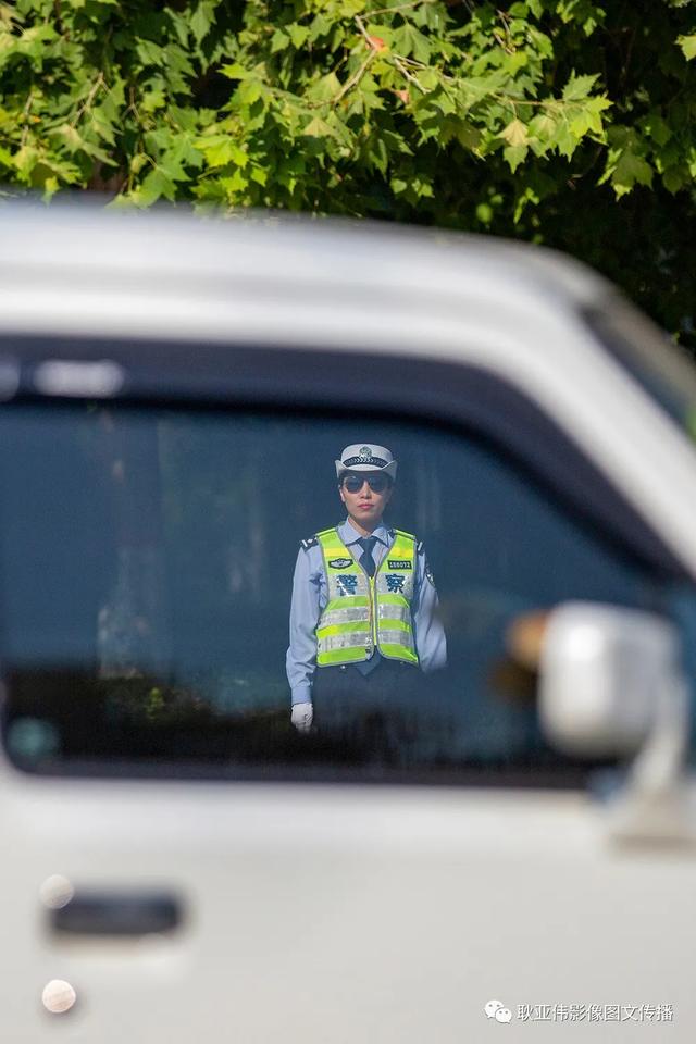 禹州女民警徐萌柯:今天我值班——耿亚伟摄影作品 禹州女民警徐萌柯:今天我值班——耿亚伟摄影作品