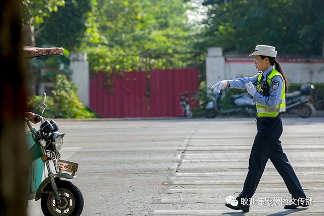 禹州女民警徐萌柯:今天我值班——耿亚伟摄影作品 禹州女民警徐萌柯:今天我值班——耿亚伟摄影作品