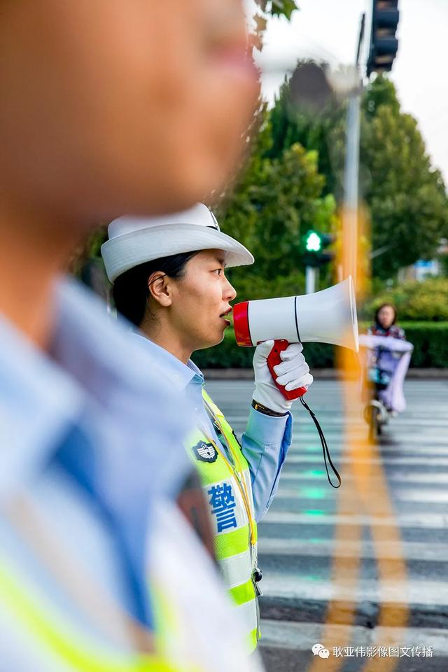 禹州女民警徐萌柯:今天我值班——耿亚伟摄影作品 禹州女民警徐萌柯:今天我值班——耿亚伟摄影作品