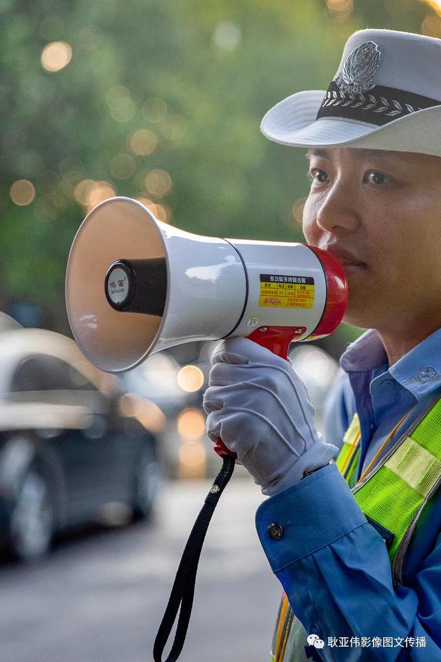 禹州女民警徐萌柯:今天我值班——耿亚伟摄影作品 禹州女民警徐萌柯:今天我值班——耿亚伟摄影作品