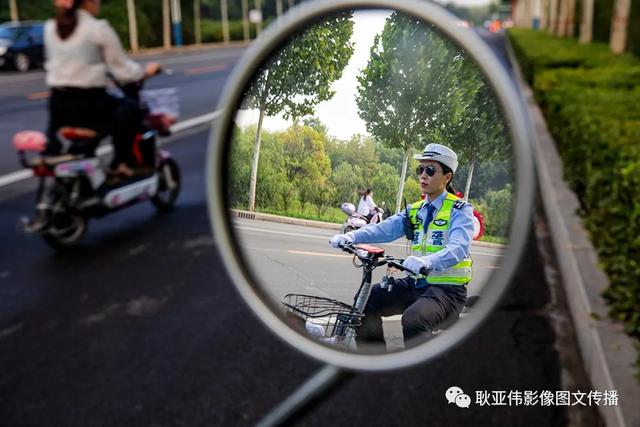 禹州女民警徐萌柯:今天我值班——耿亚伟摄影作品 禹州女民警徐萌柯:今天我值班——耿亚伟摄影作品
