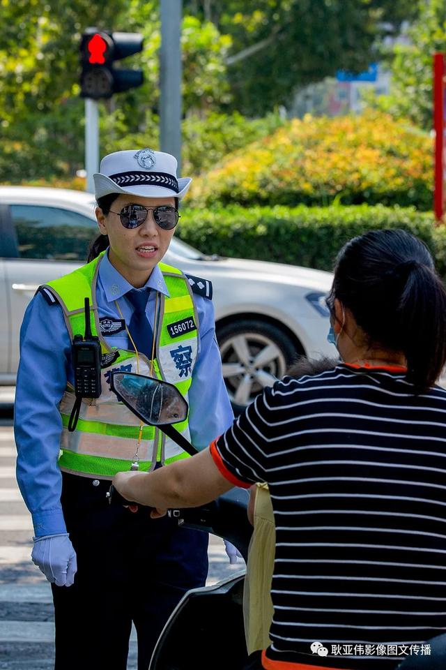 禹州女民警徐萌柯:今天我值班——耿亚伟摄影作品 禹州女民警徐萌柯:今天我值班——耿亚伟摄影作品