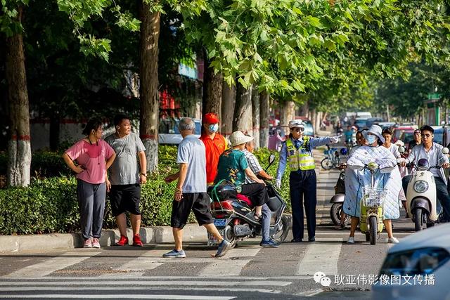 禹州女民警徐萌柯:今天我值班——耿亚伟摄影作品 禹州女民警徐萌柯:今天我值班——耿亚伟摄影作品