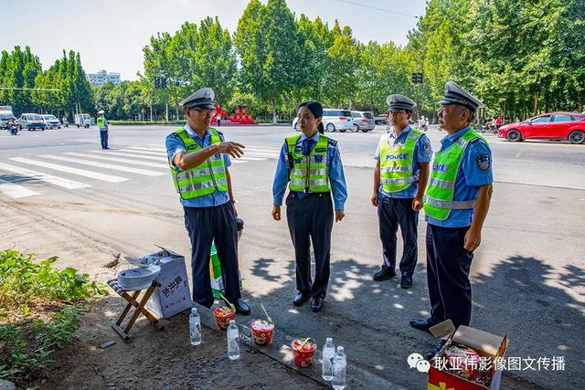 禹州女民警徐萌柯:今天我值班——耿亚伟摄影作品 禹州女民警徐萌柯:今天我值班——耿亚伟摄影作品