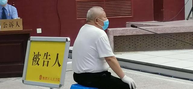 禹州8人涉恶团伙垄断医院太平间敛黑财一案开庭受审! 禹州8人涉恶团伙垄断医院太平间敛黑财一案开庭受审!