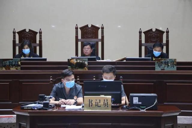 禹州8人涉恶团伙垄断医院太平间敛黑财一案开庭受审! 禹州8人涉恶团伙垄断医院太平间敛黑财一案开庭受审!