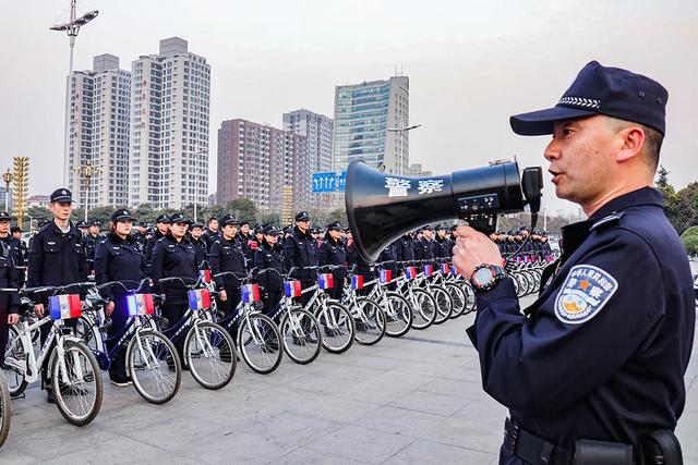 禹州市公安局热血铸警魂——耿亚伟摄影作品 禹州市公安局热血铸警魂——耿亚伟摄影作品