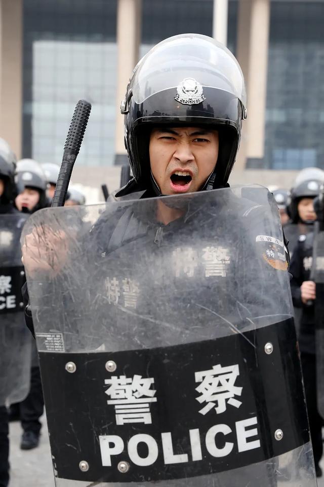 禹州市公安局热血铸警魂——耿亚伟摄影作品 禹州市公安局热血铸警魂——耿亚伟摄影作品