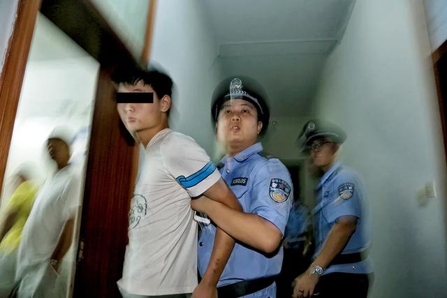 禹州市公安局热血铸警魂——耿亚伟摄影作品 禹州市公安局热血铸警魂——耿亚伟摄影作品