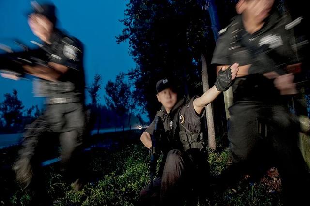 禹州市公安局热血铸警魂——耿亚伟摄影作品 禹州市公安局热血铸警魂——耿亚伟摄影作品