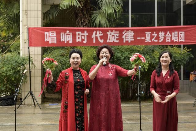 禹州“夏之梦”合唱团庆“十一”迎“中秋”红歌联唱活动 禹州“夏之梦”合唱团庆“十一”迎“中秋”红歌联唱活动
