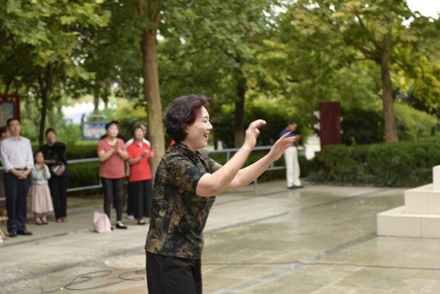 禹州“夏之梦”合唱团庆“十一”迎“中秋”红歌联唱活动 禹州“夏之梦”合唱团庆“十一”迎“中秋”红歌联唱活动
