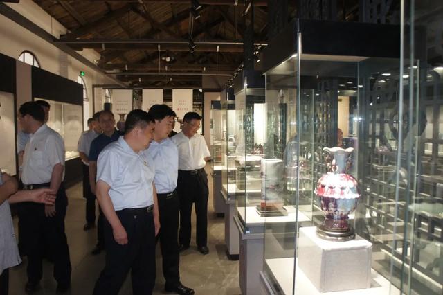 市院张桂平检察长走访企业和人大代表并到禹州市院开展座谈调研 市院张桂平检察长走访企业和人大代表并到禹州市院开展座谈调研