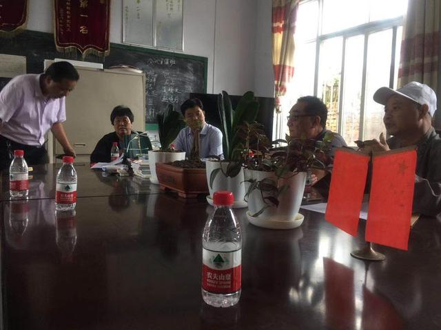 禹州市关工委一行冒雨走访受助学校罗,打通教育扶贫最后一公里 禹州市关工委一行冒雨走访受助学校罗,打通教育扶贫最后一公里