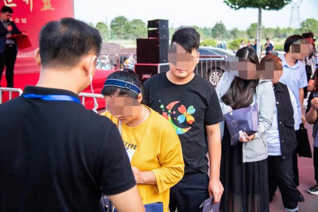 禹州海盛湖滨豪庭开盘热销,燃爆全城! 禹州海盛湖滨豪庭开盘热销,燃爆全城!