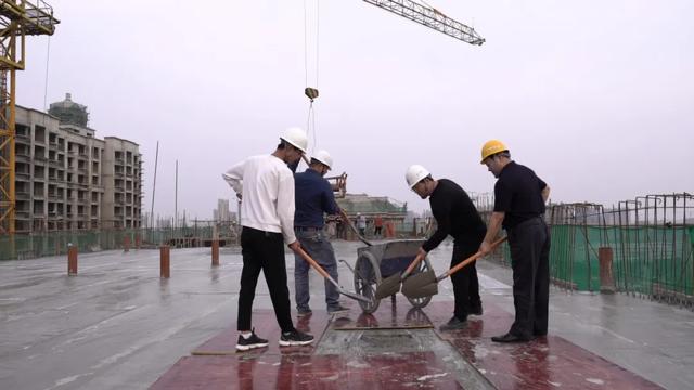 禹州龙之翔禹王宫2#喜封金顶 共鉴实景未来可期! 禹州龙之翔禹王宫2#喜封金顶 共鉴实景未来可期!