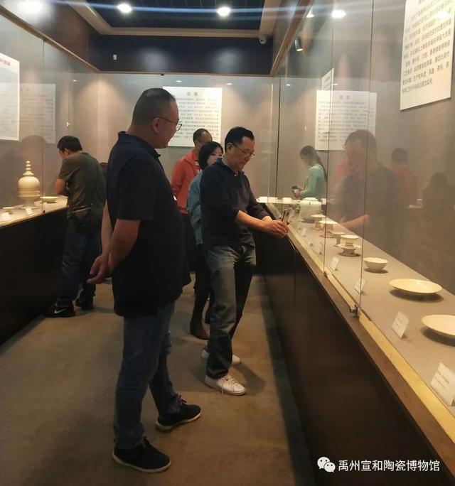 任志录所长一行莅临禹州宣和陶瓷博物馆进行学术交流 任志录所长一行莅临禹州宣和陶瓷博物馆进行学术交流