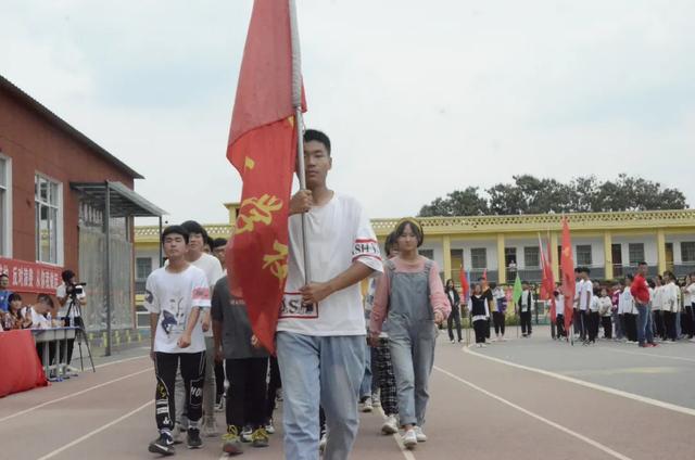 禹州南区学校秋季运动会开幕仪式隆重举行 禹州南区学校秋季运动会开幕仪式隆重举行