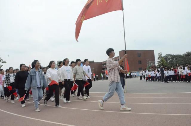 禹州南区学校秋季运动会开幕仪式隆重举行 禹州南区学校秋季运动会开幕仪式隆重举行