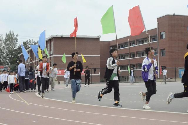 禹州南区学校秋季运动会开幕仪式隆重举行 禹州南区学校秋季运动会开幕仪式隆重举行