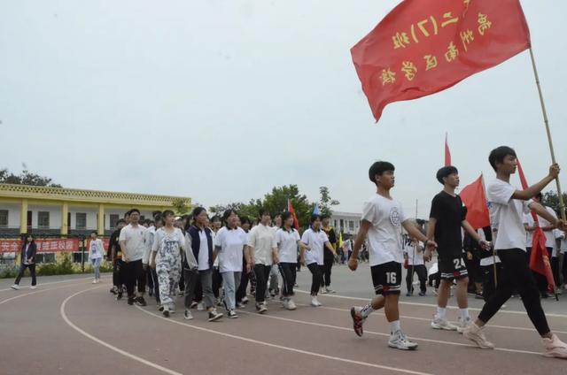 禹州南区学校秋季运动会开幕仪式隆重举行 禹州南区学校秋季运动会开幕仪式隆重举行