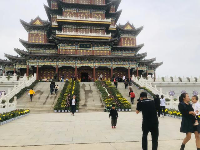 中国钧瓷文化园大型菊花展将于国庆假期盛大开启! 中国钧瓷文化园大型菊花展将于国庆假期盛大开启!