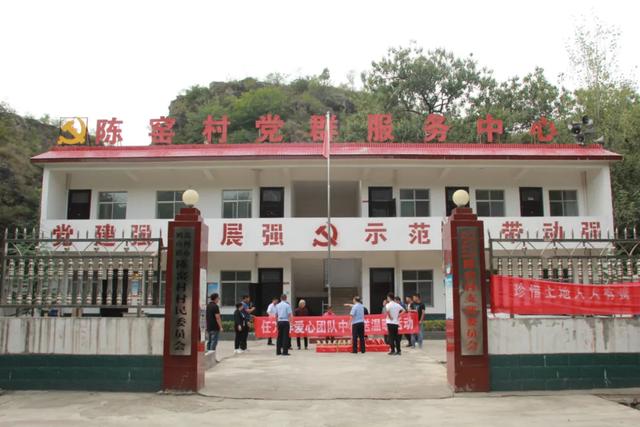 昨天禹州市鸠山镇一村庄发生了让人暖心的一幕! 昨天禹州市鸠山镇一村庄发生了让人暖心的一幕!