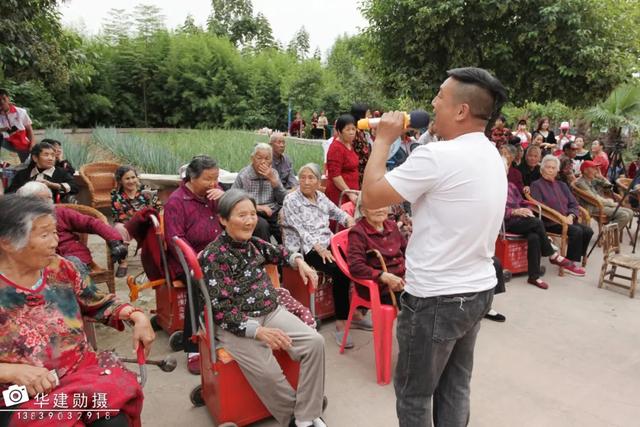 禹州西区发生的这一幕感动了整个禹州城! 禹州西区发生的这一幕感动了整个禹州城!