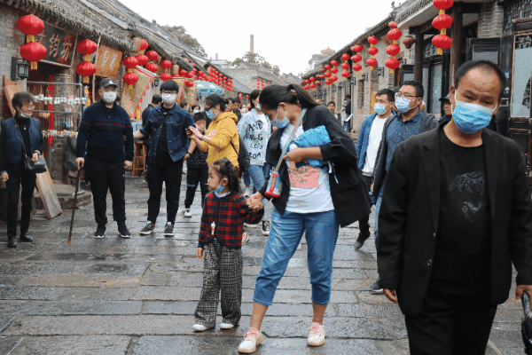 国庆第三天,神垕古镇景区竟然火到爆!现场照片! 国庆第三天,神垕古镇景区竟然火到爆!现场照片!