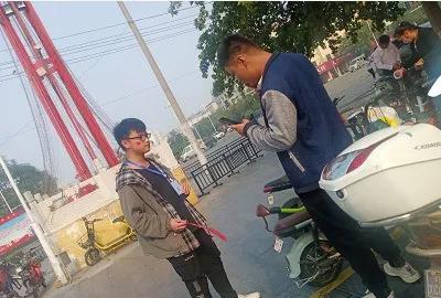 小小萌娃义卖为贫困学生捐书籍,乐善之心源自禹州! 小小萌娃义卖为贫困学生捐书籍,乐善之心源自禹州!
