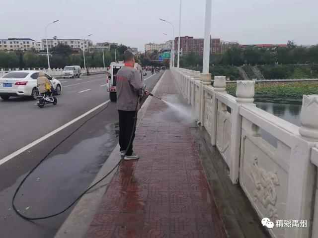 禹州环卫工人坚守在岗,为了城市整洁“不打烊”! 禹州环卫工人坚守在岗,为了城市整洁“不打烊”!