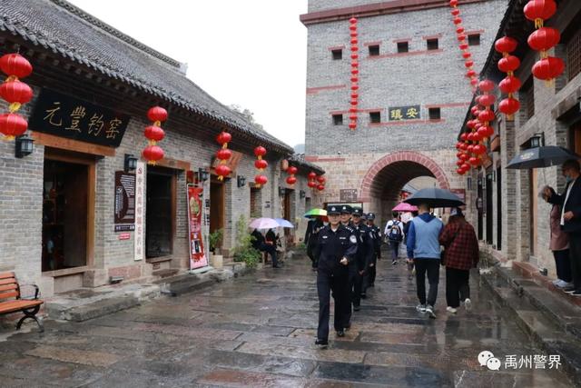 禹州警界我为祖国站岗 | 美景•美警承包你的假期 禹州警界我为祖国站岗 | 美景•美警承包你的假期