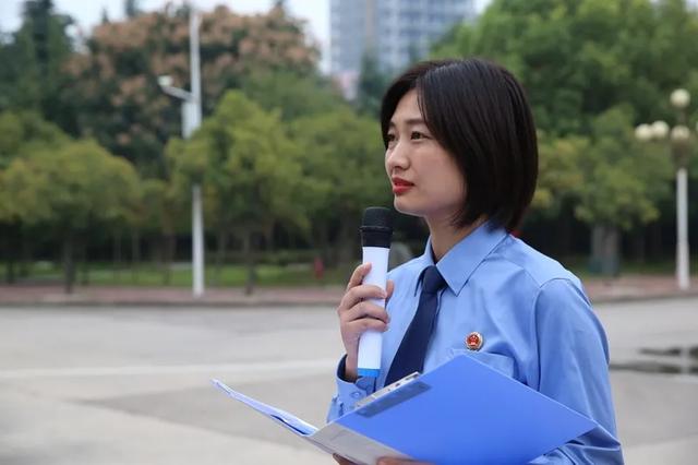 禹州市人民检察院举行庆“十一”升国旗仪式 禹州市人民检察院举行庆“十一”升国旗仪式