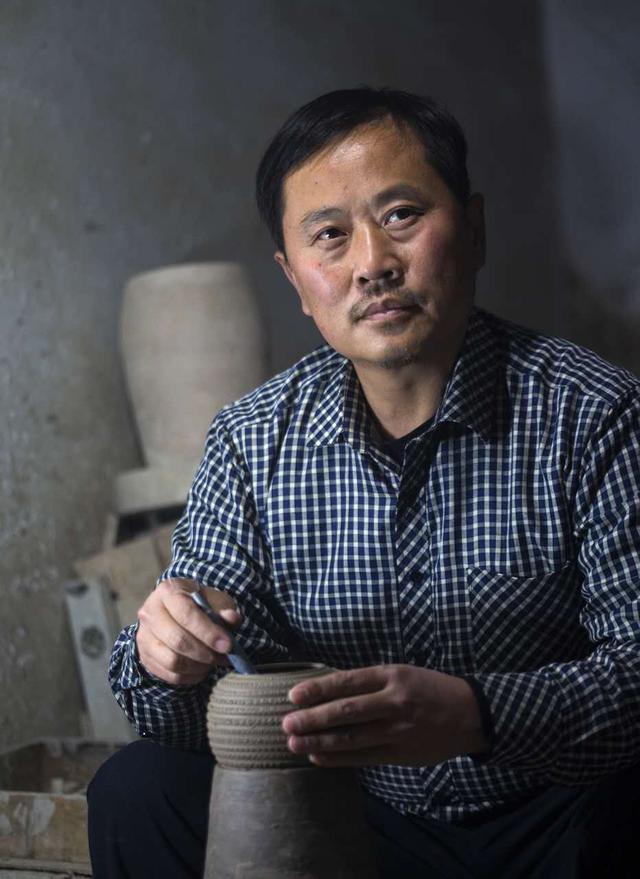 访禹州市传世炉钧一坊有限公司总经理兼艺术总监赵松义 访禹州市传世炉钧一坊有限公司总经理兼艺术总监赵松义