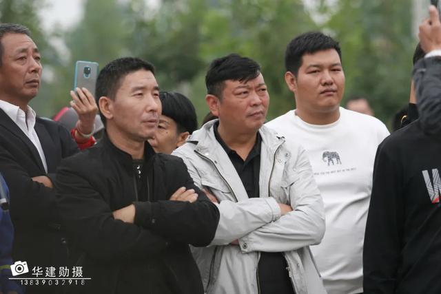 禹州籍《星光大道》歌手桑小珍三姐妹感恩家乡回馈义演精彩现场! 禹州籍《星光大道》歌手桑小珍三姐妹感恩家乡回馈义演精彩现场!