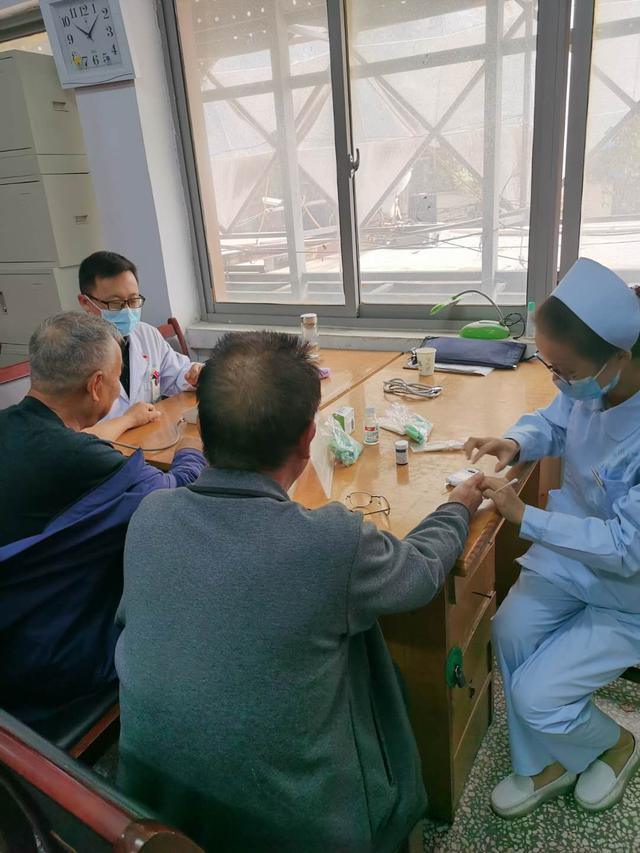 禹州市老干部局携手禹州市中医院开展免费义诊活动 禹州市老干部局携手禹州市中医院开展免费义诊活动