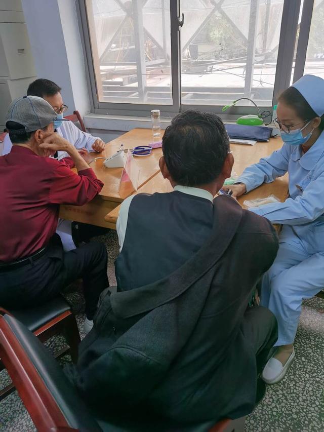 禹州市老干部局携手禹州市中医院开展免费义诊活动 禹州市老干部局携手禹州市中医院开展免费义诊活动