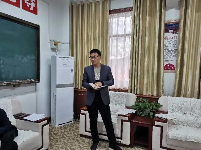 禹州南区学校举办月考质量分析会 禹州南区学校举办月考质量分析会