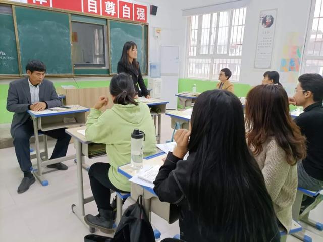 禹州南区学校举办月考质量分析会 禹州南区学校举办月考质量分析会