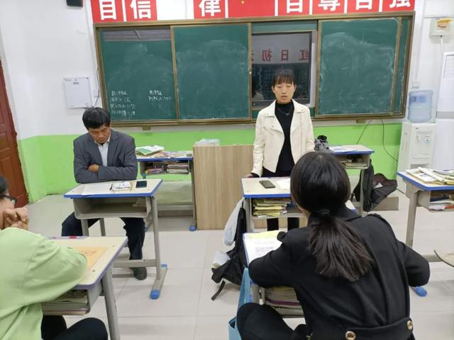 禹州南区学校举办月考质量分析会 禹州南区学校举办月考质量分析会