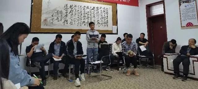 禹州南区学校举办月考质量分析会 禹州南区学校举办月考质量分析会