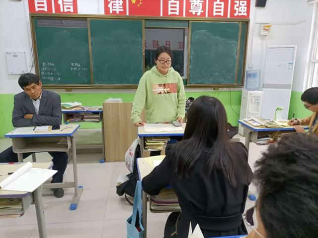 禹州南区学校举办月考质量分析会 禹州南区学校举办月考质量分析会