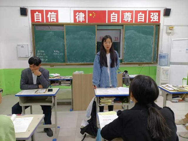 禹州南区学校举办月考质量分析会 禹州南区学校举办月考质量分析会