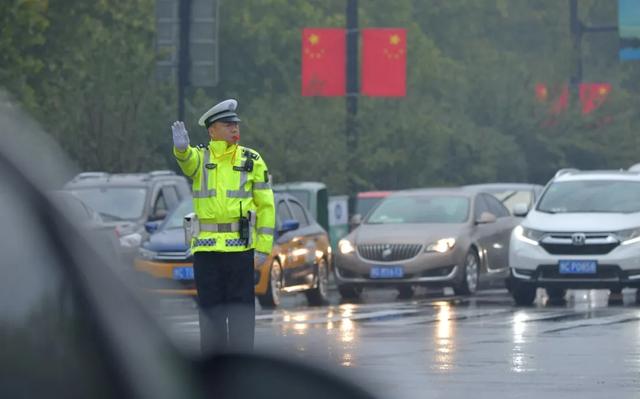 禹州交警发布雨季安全行车知识! 禹州交警发布雨季安全行车知识!