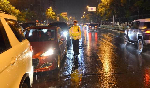 禹州交警发布雨季安全行车知识! 禹州交警发布雨季安全行车知识!
