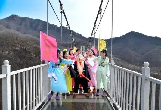 禹州大鸿寨第十三届红叶节将在10月18日盛大开幕! 禹州大鸿寨第十三届红叶节将在10月18日盛大开幕!