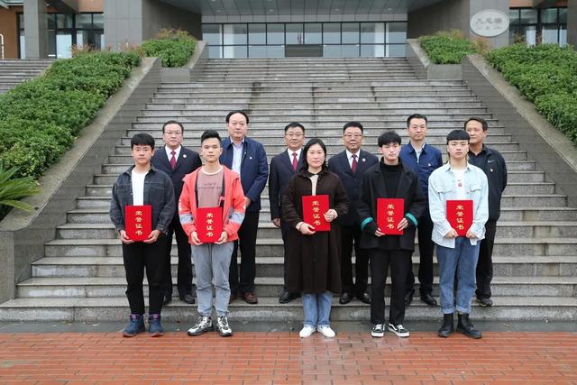 禹州市检察院30余名员额检察官兼职法治副校长实现市直、26个乡镇办学校全覆盖 禹州市检察院30余名员额检察官兼职法治副校长实现市直、26个乡镇办学校全覆盖