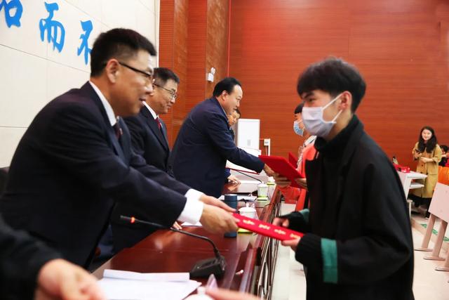 禹州市检察院30余名员额检察官兼职法治副校长实现市直、26个乡镇办学校全覆盖 禹州市检察院30余名员额检察官兼职法治副校长实现市直、26个乡镇办学校全覆盖