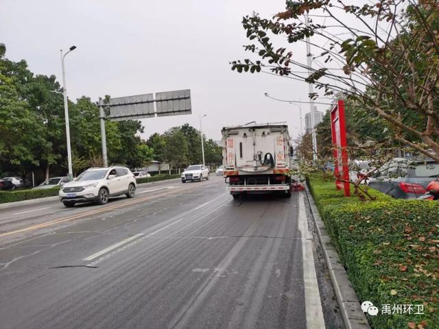 禹州环卫:深化雨后道路作业 迅速恢复城市清洁 禹州环卫:深化雨后道路作业 迅速恢复城市清洁